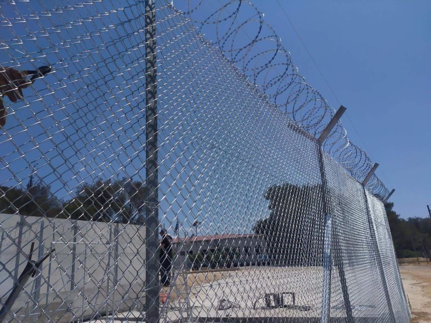 Περίφραξη Τύπου ΝΑΤΟ σε οικόπεδο στον Πόρο