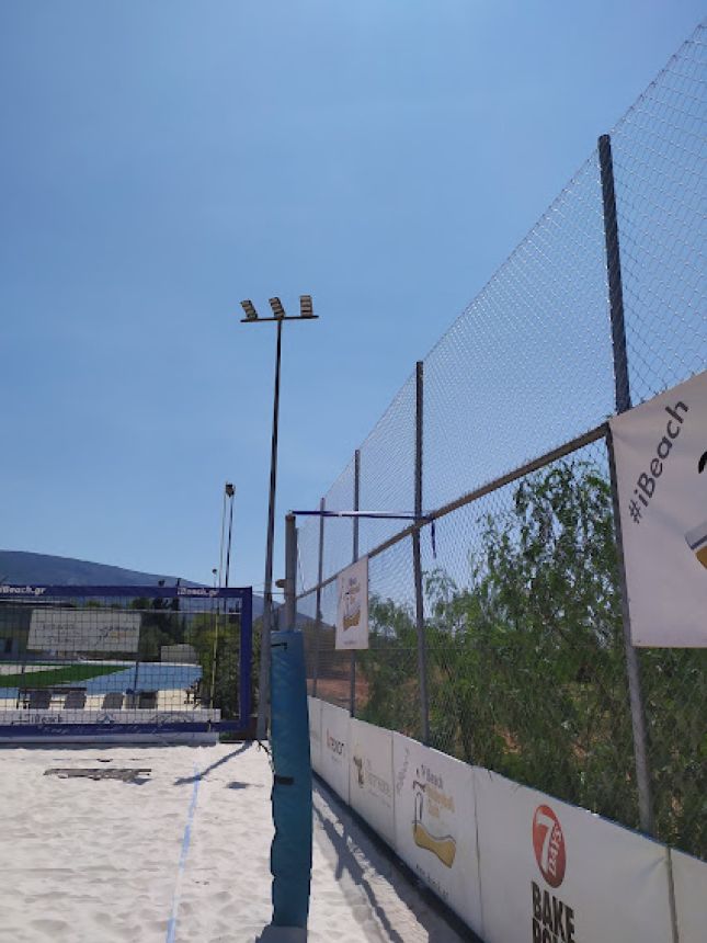 Περιμετρική περίφραξη γηπέδου beach volley με ανθεκτικό συρμάτινο πλέγμα