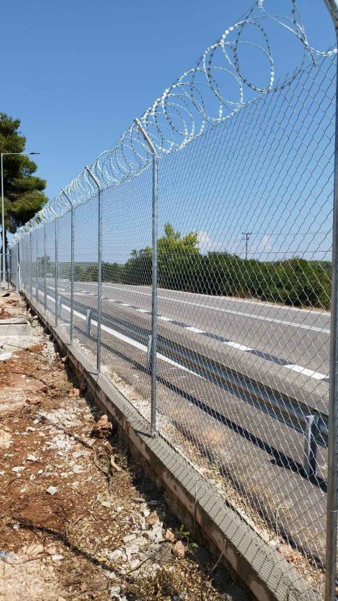 Περίφραξη Τύπου ΝΑΤΟ σε οικόπεδο στον Πόρο