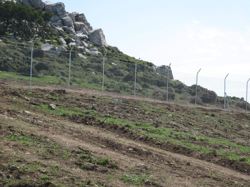 Περίφραξη Τύπου ΝΑΤΟ σε οικόπεδο στον Πόρο