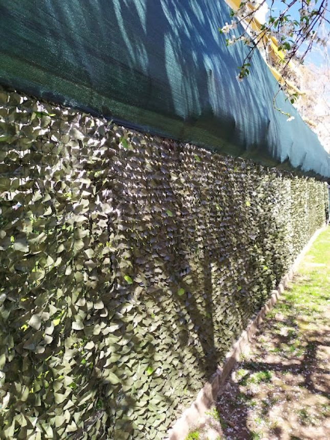 Δίχτυ Σκίασης και κάλυψης πάνω σε περίφραξη