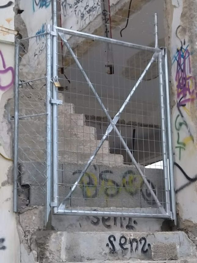 Θύρα μονόφυλλη