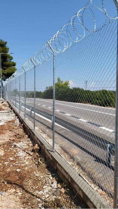 Περίφραξη Τύπου ΝΑΤΟ σε οικόπεδο στον Πόρο